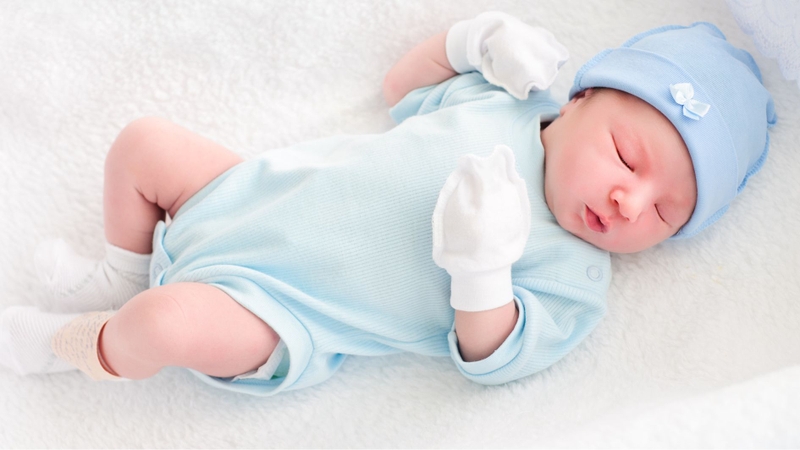 Cần theo dõi trẻ để phát hiện sớm các dấu hiệu bất thường