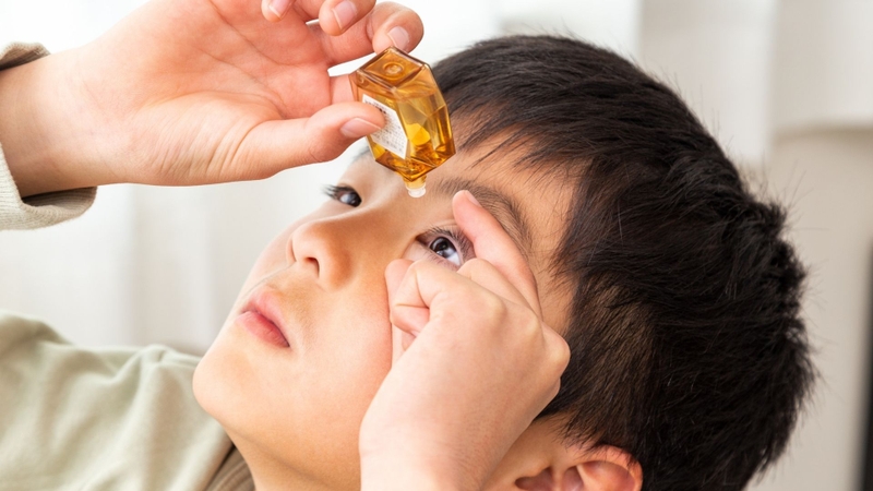 Thuốc nhỏ mắt kháng viêm giúp kiểm soát phản ứng viêm tại mắt