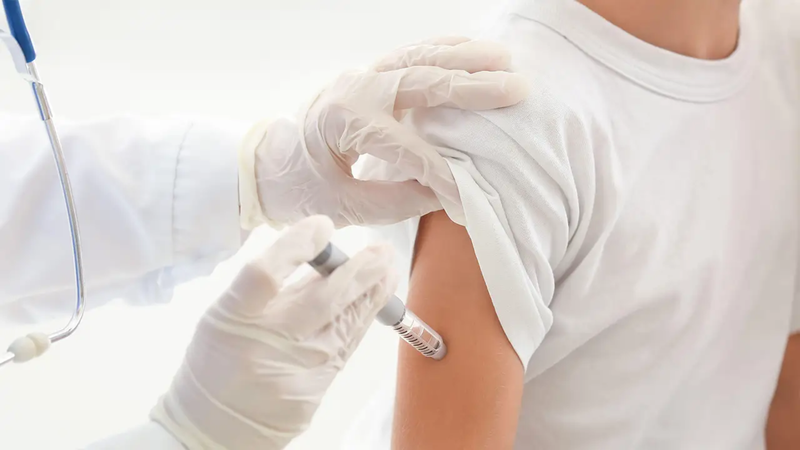 Statin là nhóm thuốc được sử dụng phổ biến trong điều trị tăng cholesterol máu