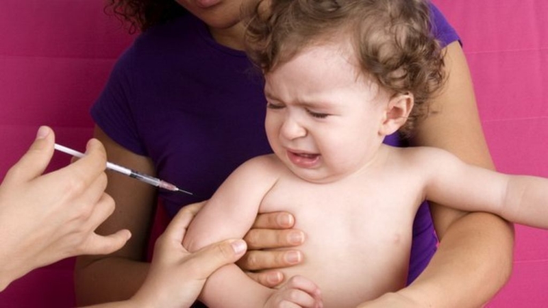 Hiểu đúng thuốc tiêm hạ sốt để đảm bảo an toàn tính mạng trẻ 2