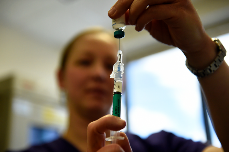 Hiểu đúng thuốc tiêm hạ sốt để đảm bảo an toàn tính mạng trẻ 1