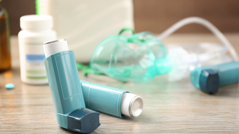 Corticosteroid dạng hít là nhóm thuốc quan trọng trong điều trị hen suyễn