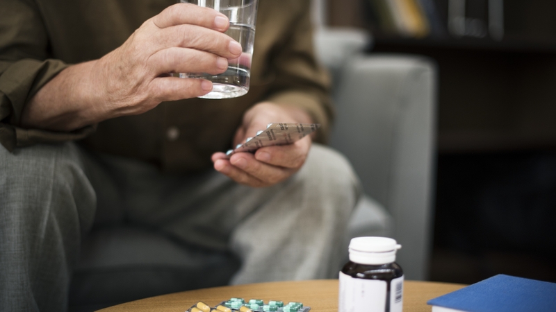 Nên sử dụng thuốc trị u não lành tính nếu có biểu hiện đau đầu, chóng mặt và co giật