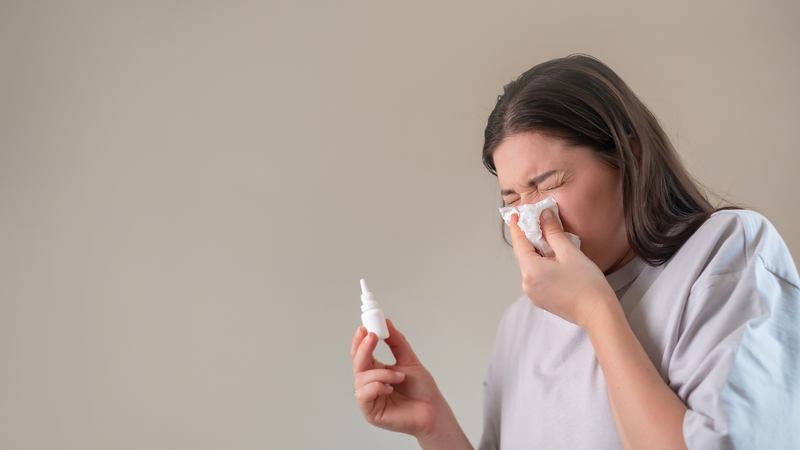 Sử dụng thuốc xịt mũi đúng kỹ thuật giúp hạn chế nguy cơ không mong muốn