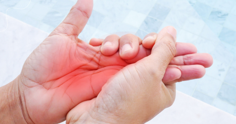 Thường xuyên tê tay trái là dấu hiệu của bệnh gì?2