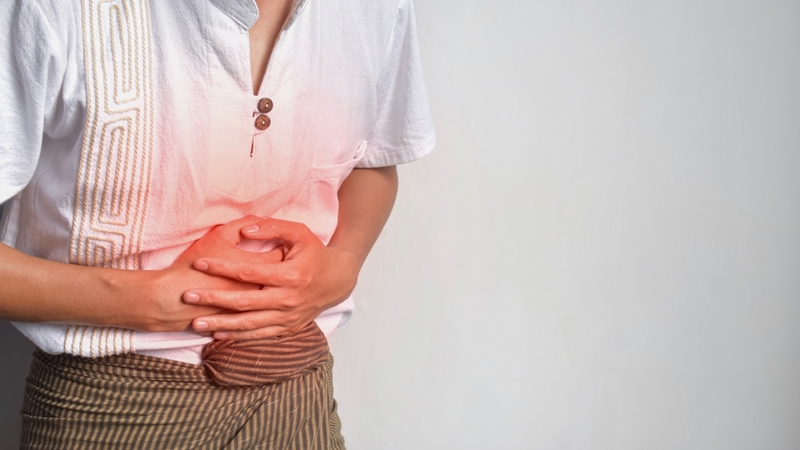 Bệnh Crohn có thể khiến niêm mạc ruột nhạy cảm hơn, làm tăng nguy cơ kích ứng hoặc tổn thương