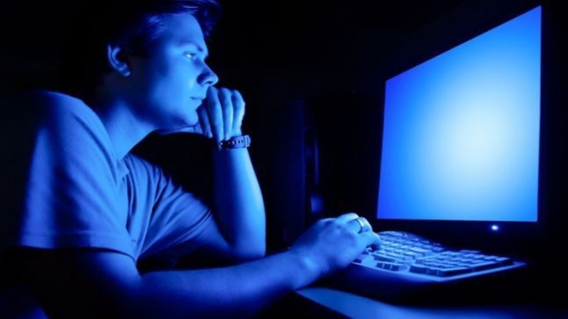 Tia uv và ánh sáng xanh gây ảnh hưởng đến sức khỏe như thế nào? 1