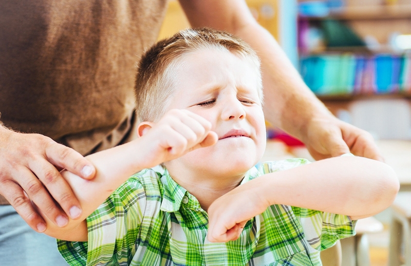 Tic và hội chứng Tourette là gì? Tourette có nguy hiểm không?