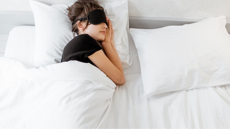 Tiêm botox gọn hàm có được nằm nghiêng không? Nên hạn chế trong thời gian đầu