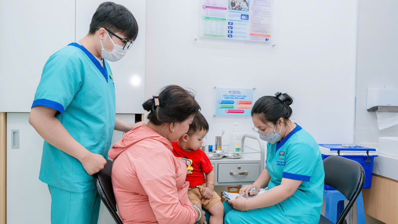 Tiêm chủng dịch vụ giúp mở rộng lựa chọn vắc xin, đáp ứng nhu cầu đa dạng của từng độ tuổi và nhóm nguy cơ