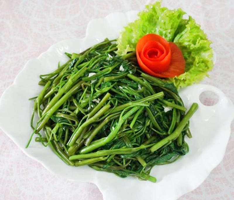 Không nên ăn rau muống vì sẽ để lại sẹo lồi ở vết thương.