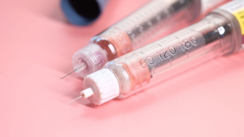 Kiểm tra loại insulin và liều dùng trước mỗi lần tiêm