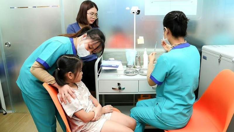 Tiêm phế cầu 15 có sốt không? Cách xử trí thế nào? 4