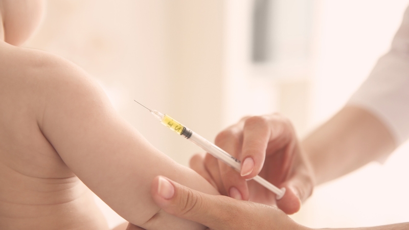 Giá tiêm vắc xin 6 trong 1 tại Tiêm chủng Long Châu đã bao gồm khám, sàng lọc