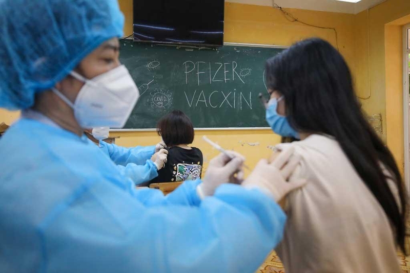 Mũi 2 vắc xin ngừa Covid xong, 6 tháng sau tiêm mũi 3 là phù hợp?2