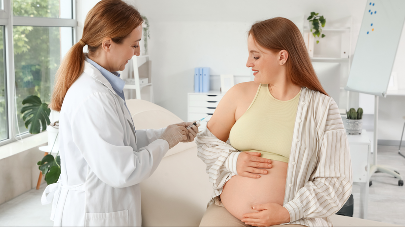 Phụ nữ mang thai nên tiêm phòng cúm