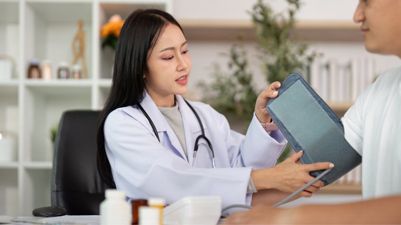 Cần kiểm tra sức khỏe trước khi tiêm chủng