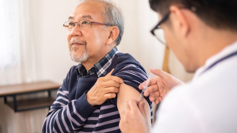 Tiêm phế cầu cho người trên 65 tuổi