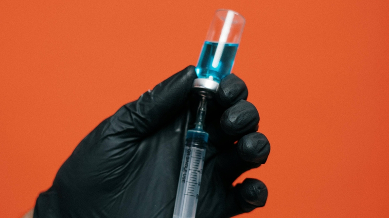 Tiêm chủng tại cơ sở uy tín với đội ngũ y tế chuyên môn cao sẽ đảm bảo an toàn tối đa