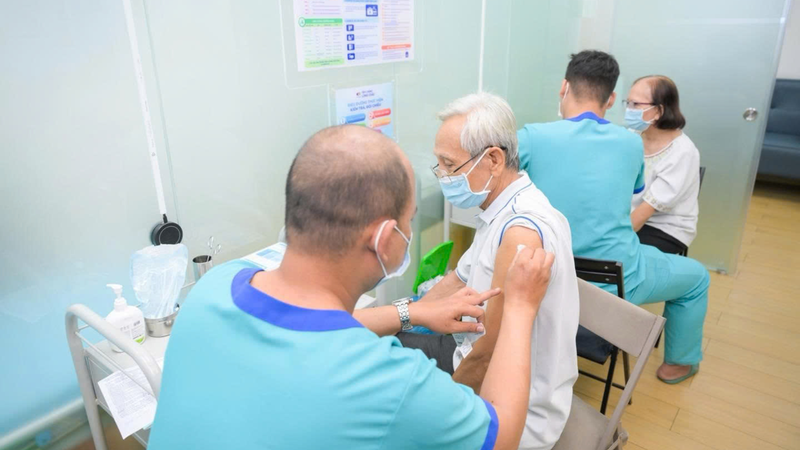 Người cao tuổi là đối tượng nên tiêm phòng vắc xin RSV