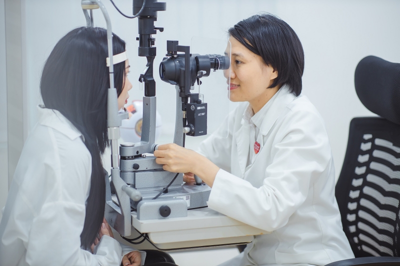 Tiếp xúc với người đau mắt đỏ có bị lây không? Vì sao? 2