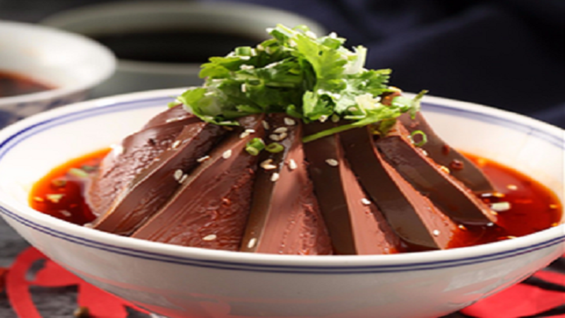 Tác dụng chính của tiết canh dê là bổ huyết ích khí, mát máu, cầm máu, hoạt máu, thông ứ,..