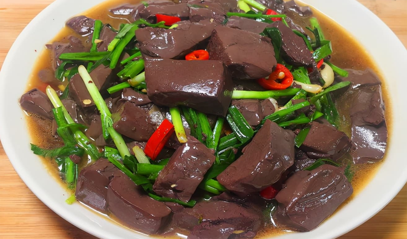 Cách&nbsp;chế biến tiết canh dê