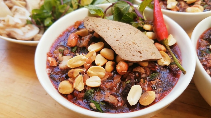 tiet-canh-vit-an-voi-rau-gi-cach-ham-va-danh-dong-tiet-dung-chuan 2