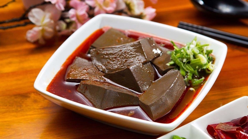 Tiết luộc bao nhiêu calo? Cách kiểm soát lượng calo khi ăn tiết luộc 3