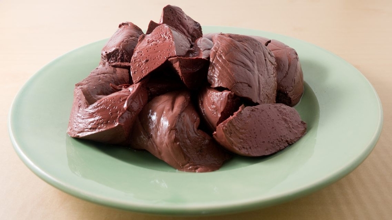 Tiết luộc bao nhiêu calo? Cách kiểm soát lượng calo khi ăn tiết luộc 1