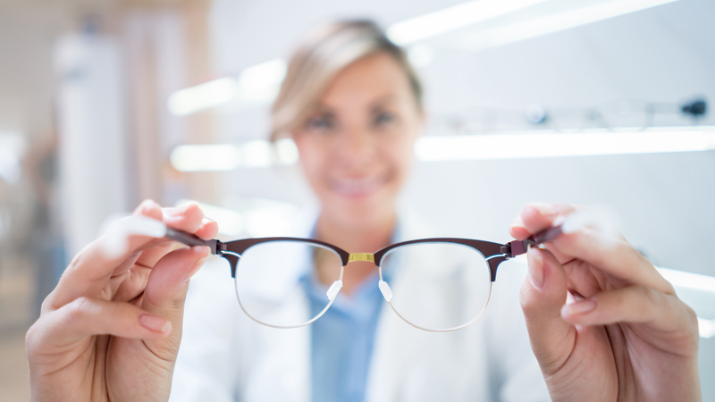 Tiêu chuẩn chẩn đoán tật khúc xạ ở mắt - Tật khúc xạ có chữa được không? 2