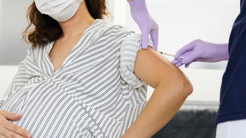 Tiêm vắc xin uốn ván trong thai kỳ giúp cơ thể mẹ tạo ra kháng thể chống lại vi khuẩn gây bệnh