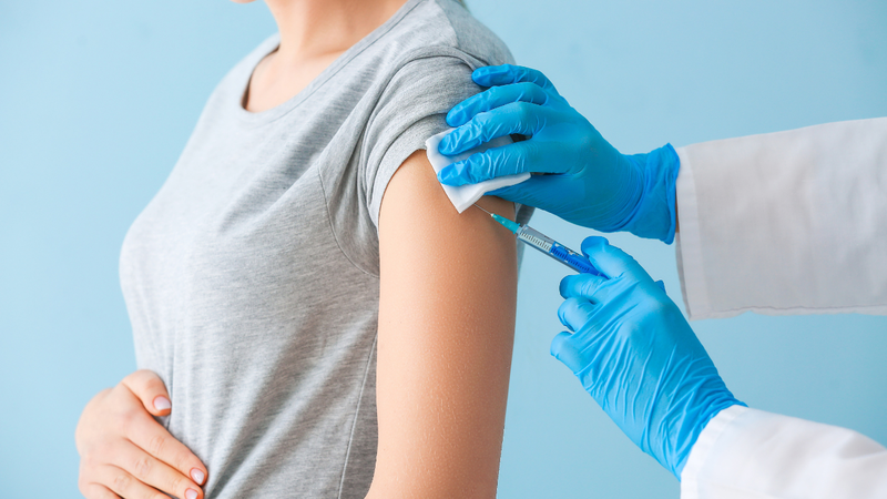 Tiêm phòng uốn ván tại Trung tâm Tiêm chủng Long Châu