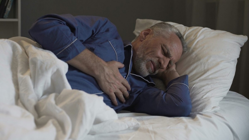 tim-dap-nhanh-khi-nam-nghieng-ben-trai-co-sao-khong 2.jpg