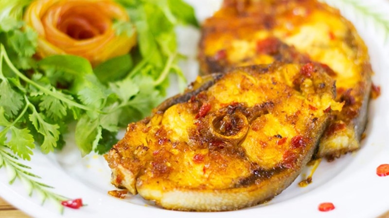 Một miếng cá bớp chứa khoảng 129 calo