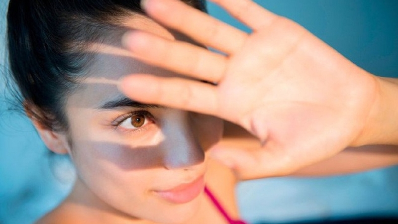 Trong 3 ngày đầu sau khi vi kim tế bào gốc, bạn phải tránh hoàn toàn ánh sáng mặt trời