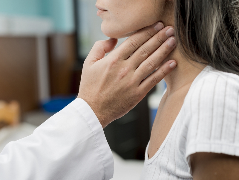 Tìm hiểu cách kiểm tra bướu cổ tại nhà-4