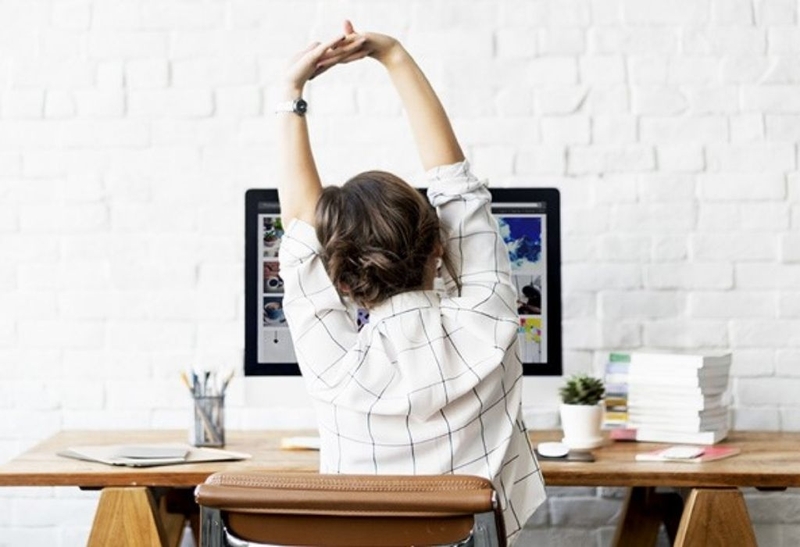 vận động nhẹ nhàng tránh ngồi lâu