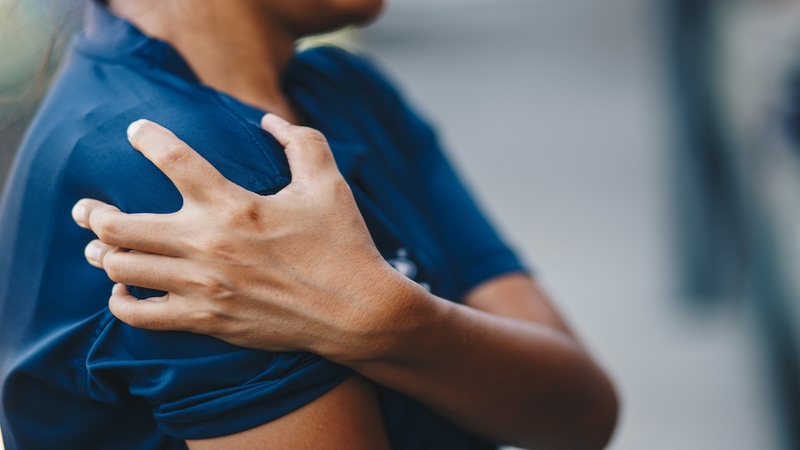 Tìm hiểu tình trạng trật khớp vai bán phần 1