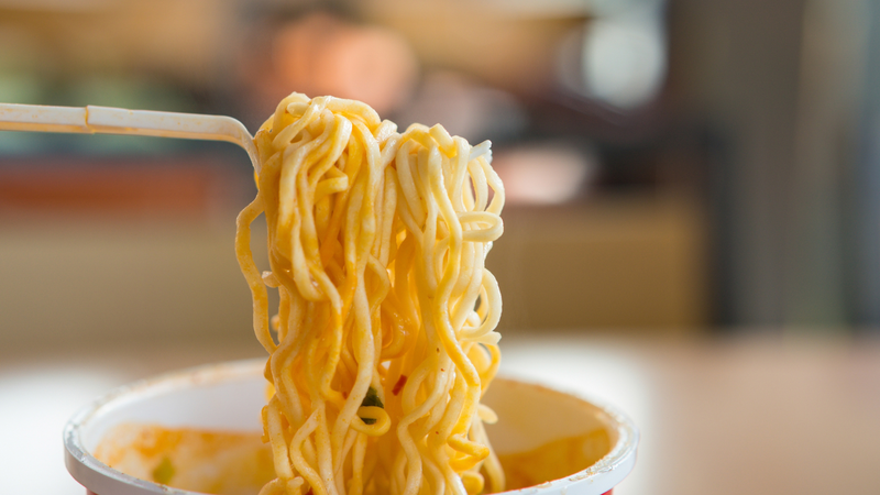 Tìm hiểu về 6 tác hại của mì tôm đối với sức khỏe người dùng 2