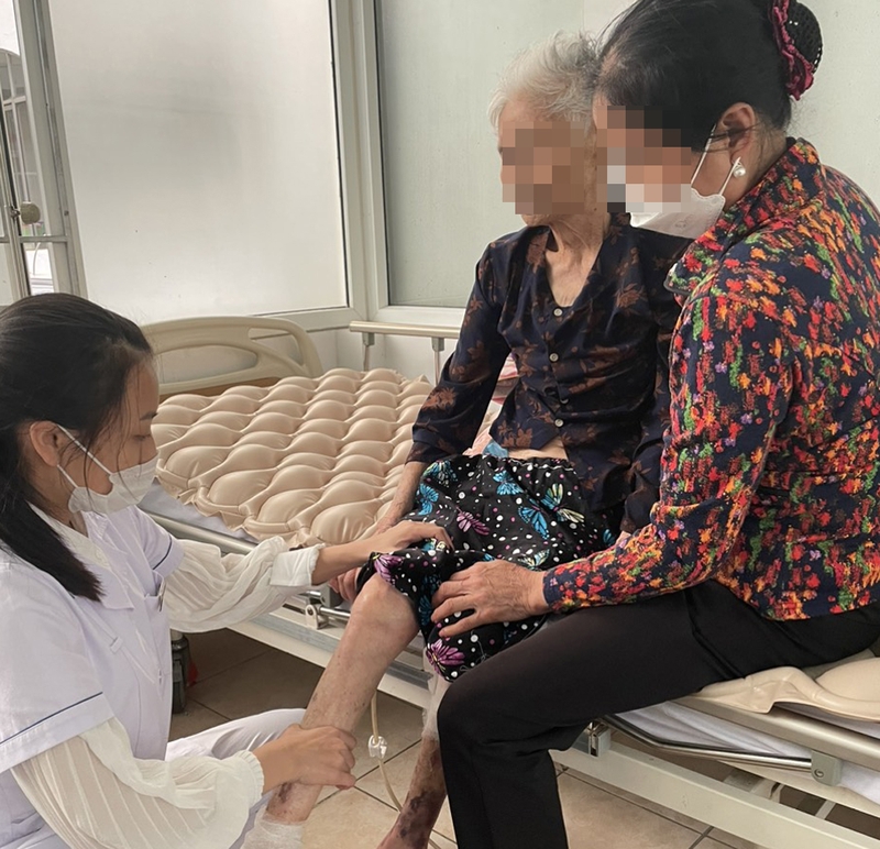 Tìm hiểu về phẫu thuật thay khớp háng ở người già 1