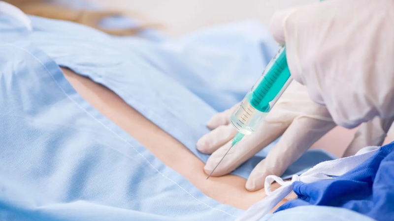 Tìm hiểu về phương pháp tiêm phong bế thoát vị đĩa đệm 2