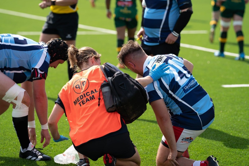 Tìm hiểu về tình trạng nuốt lưỡi trong bóng đá