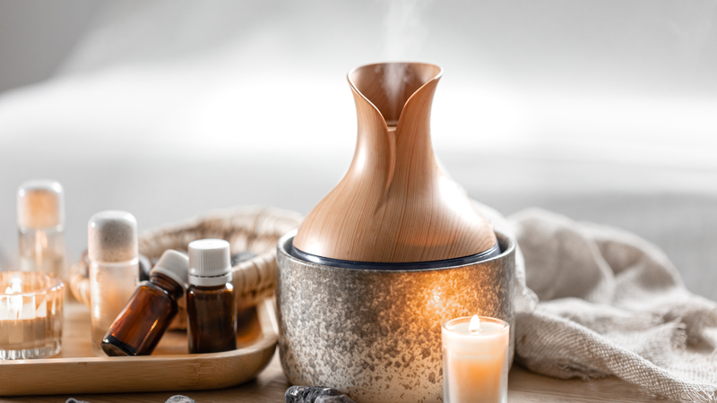 Mùi hương nhẹ nhàng của đàn hương có thể giúp hỗ trợ ngủ ngon hơn