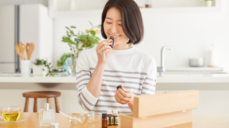 Hương thơm của đàn hương thường mang lại cảm giác thư giãn, dễ chịu và giúp cân bằng tinh thần