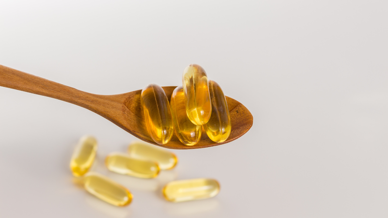 Tư vấn bác sĩ khi có bệnh nền hoặc đang dùng thuốc về việc sử dụng tinh dầu hoa anh thảo