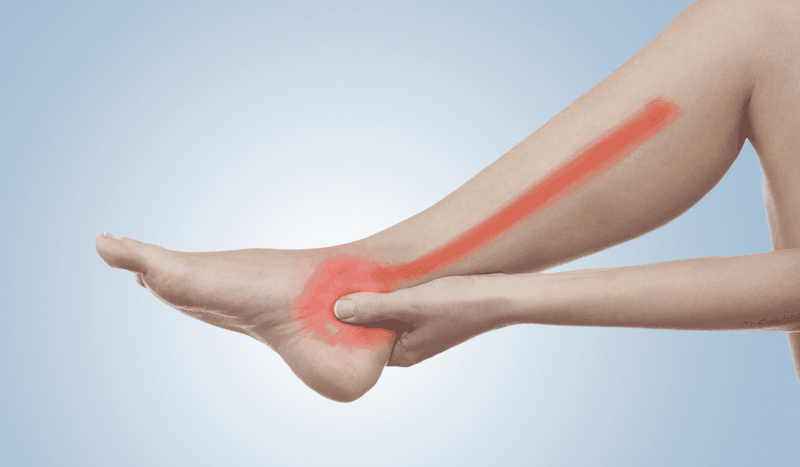 Nhận thấy đau nhức, tê cứng chân bất thường nên đến gặp bác sĩ