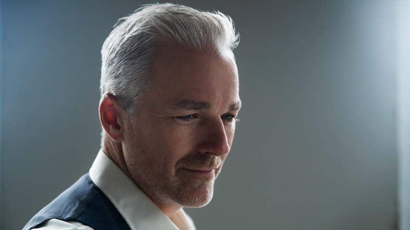 Tình trạng tóc bạc sớm ở nam giới là gì? Nguyên nhân và cách khắc phục 2