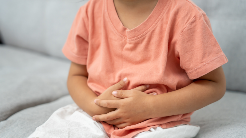 Trẻ bị rối loạn tiêu hóa ăn vào là nôn do đâu?