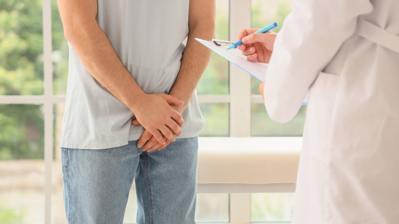 Rối loạn nội tiết và bệnh lý tuyến sinh dục nam có thể gây ra tình trạng tinh trùng đặc